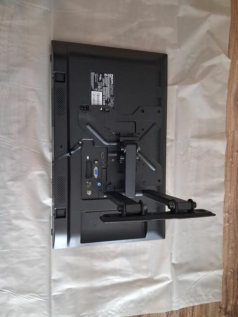 Tv 24 cale LED PHILIPS 24PHS4304 i uchwyt mocujacy na scianę