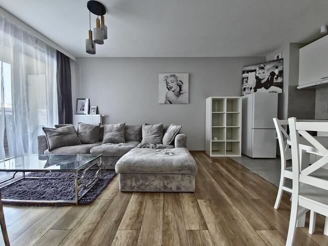 4 pokoje, 3 sypialnie, garaż, 2 łazienki, balkon, Ursus