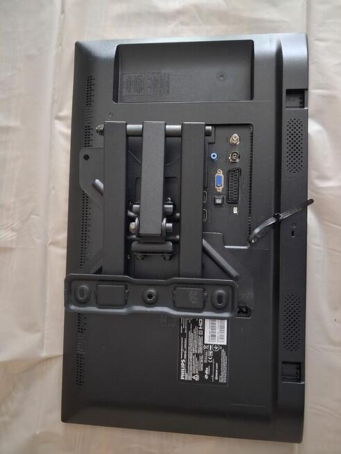 Tv 24 cale LED PHILIPS 24PHS4304 i uchwyt mocujacy na scianę