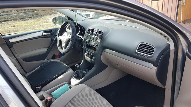 Sprzedam Golf 6 1,6 MPI 8 V z gazem