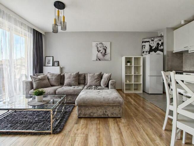 4 pokoje, 3 sypialnie, garaż, 2 łazienki, balkon, Ursus