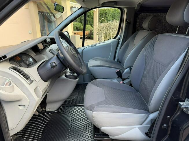 Opel Vivaro 2.5CDTI Automat Long Dubel Dźwig Żuraw L2H1 Klima Navi Hak