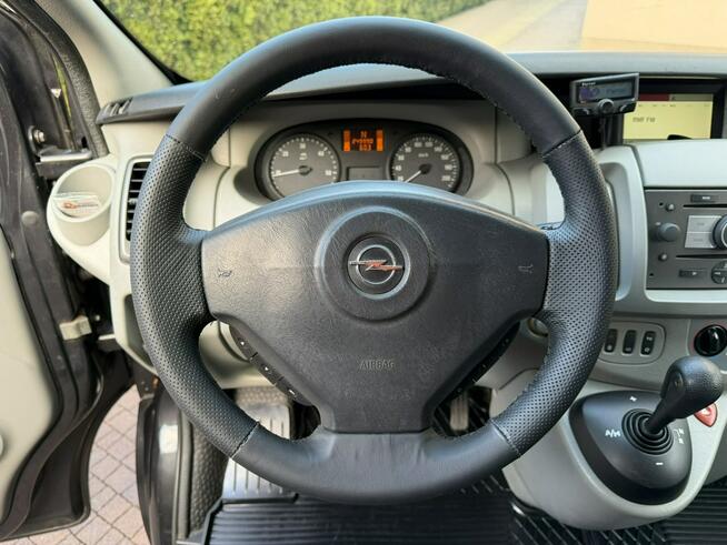 Opel Vivaro 2.5CDTI Automat Long Dubel Dźwig Żuraw L2H1 Klima Navi Hak