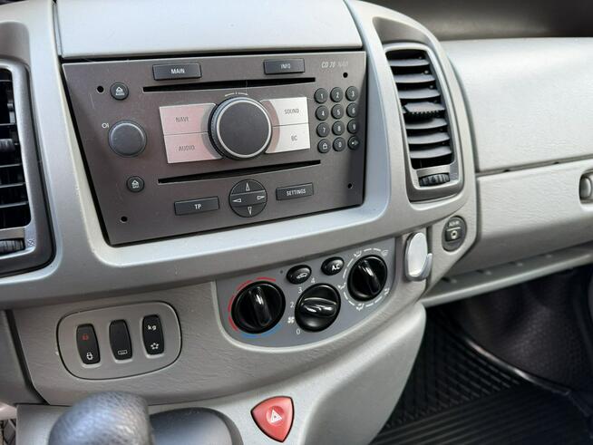 Opel Vivaro 2.5CDTI Automat Long Dubel Dźwig Żuraw L2H1 Klima Navi Hak