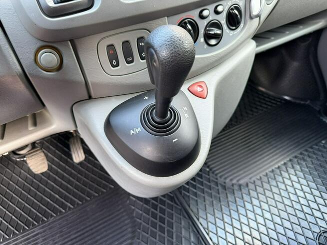 Opel Vivaro 2.5CDTI Automat Long Dubel Dźwig Żuraw L2H1 Klima Navi Hak