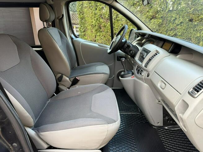 Opel Vivaro 2.5CDTI Automat Long Dubel Dźwig Żuraw L2H1 Klima Navi Hak