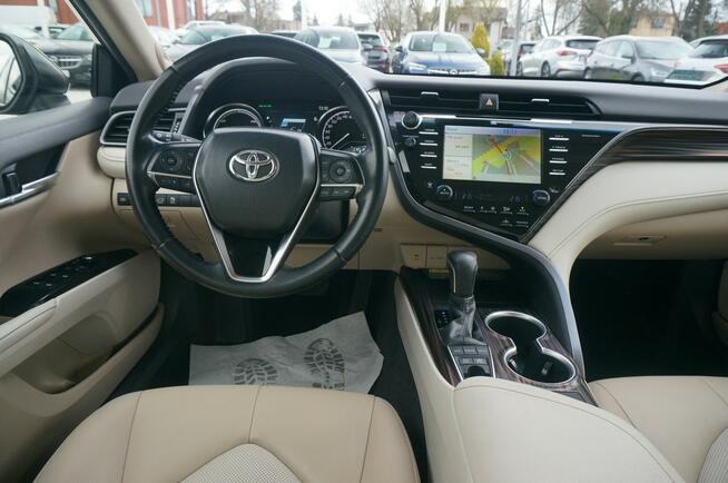 Toyota Camry 2.5 Hybrid 177 KM Executive e-CVT Salon PL Faktura Vat 23% WI541KV
