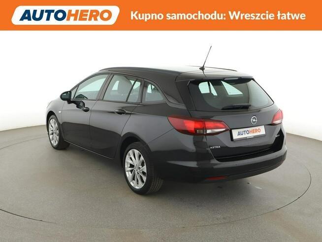 Opel Astra niski przebieg PDC grzane fotele+kier. klima-auto.