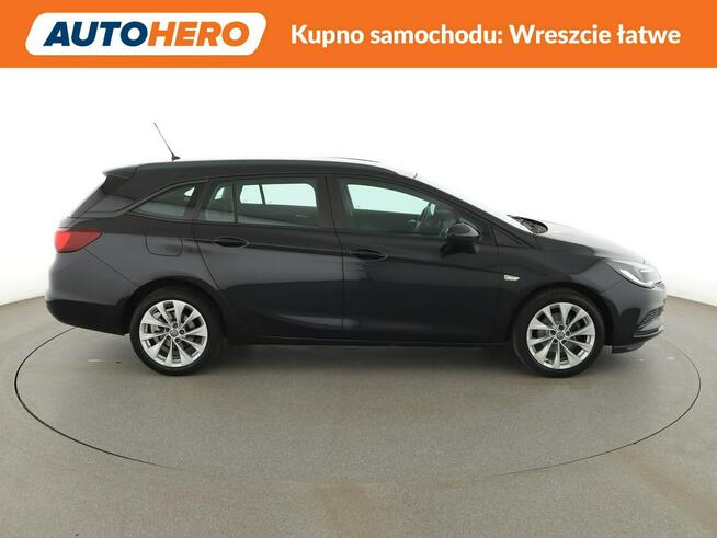 Opel Astra niski przebieg PDC grzane fotele+kier. klima-auto.