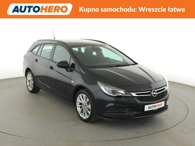 Opel Astra niski przebieg PDC grzane fotele+kier. klima-auto.