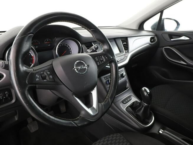 Opel Astra niski przebieg PDC grzane fotele+kier. klima-auto.