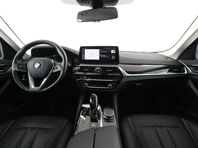 BMW 520 FV23% PHEV full LED automat skóra navi virtual cocpit grzane fotele
