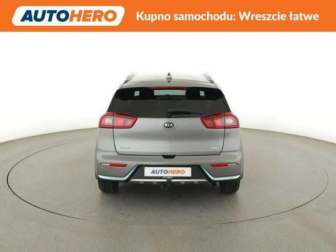 Kia Niro PHEV navi grzane fotele kamera hak tempomat
