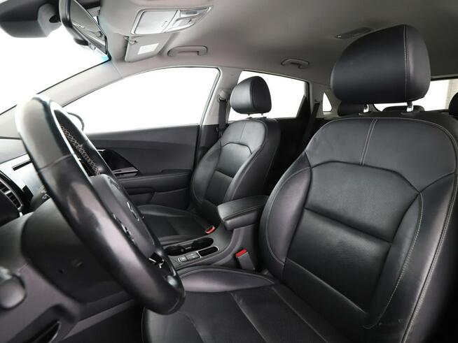 Kia Niro PHEV navi grzane fotele kamera hak tempomat