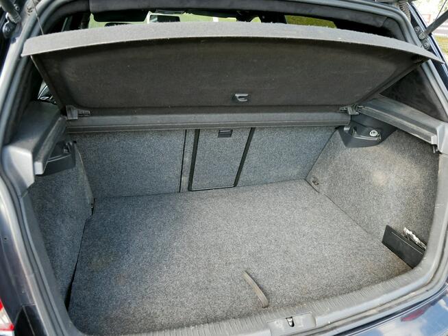 Volkswagen Golf 1.6MPI 102KM Eu5 5 Drzwi -2xKlimatr -Navi +Opony lato