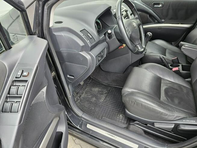Toyota Corolla Verso 7 osób Kamera 360 Nawigacja