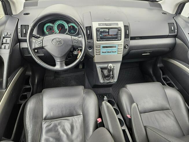 Toyota Corolla Verso 7 osób Kamera 360 Nawigacja