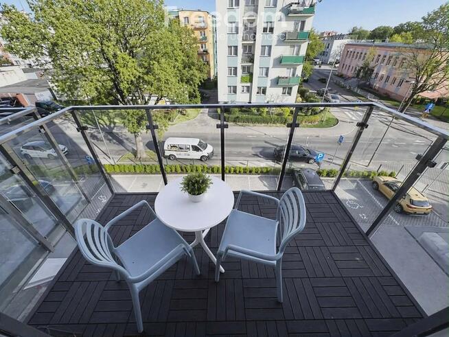 Apartament 2 pokoje Penelopa Silver – balkon