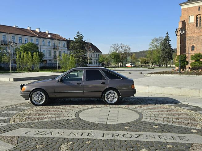 Ford Sierra 2.0i GL Klimatyzacja, Zabytkowy (żółte tablice)