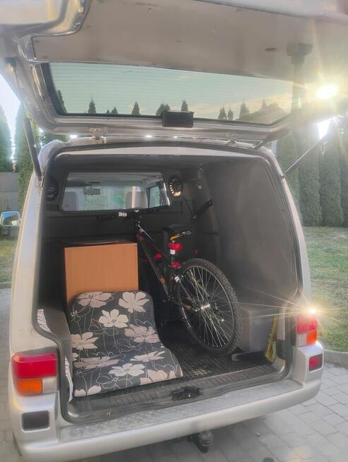 Sprzedam Volkswagena T4, zadbany, w bardzo dobrym stanie.