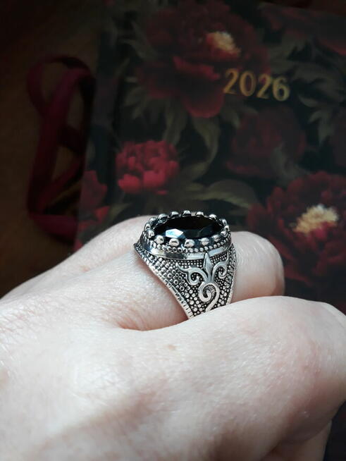 Pierscien sygnet damski