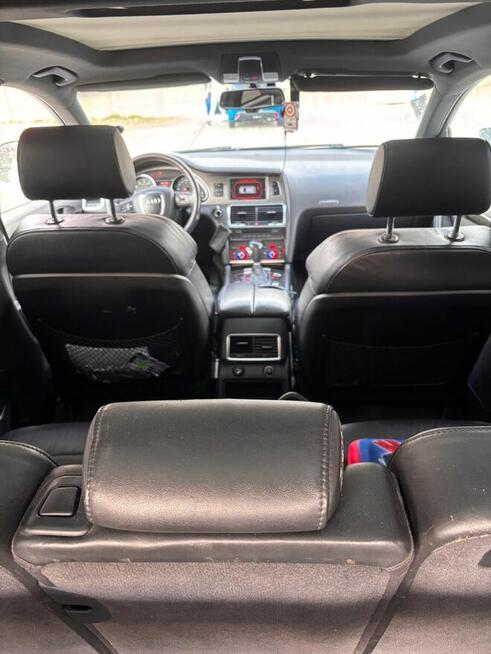 SAMOCHÓD AUDI Q7