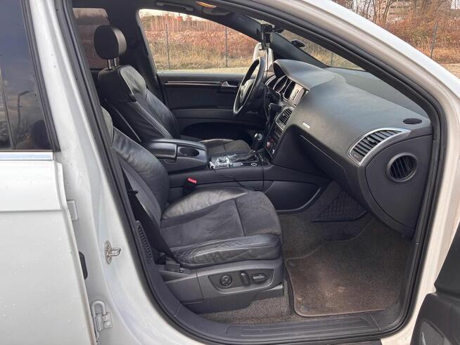 SAMOCHÓD AUDI Q7