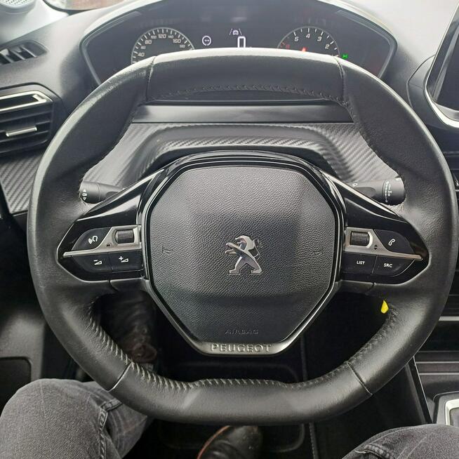 Peugeot 208 1.2 Benzyna