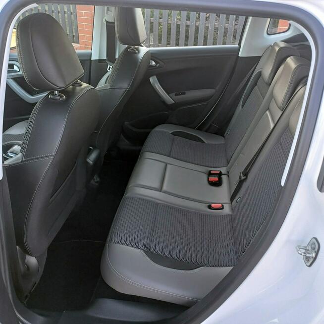 Peugeot 2008 1.2 110 KM Automat Navi Solardach