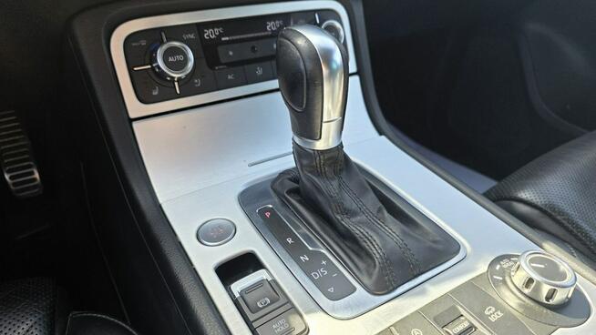 Volkswagen Touareg 4x4 ledy automat bixenon R-LINE biała perła