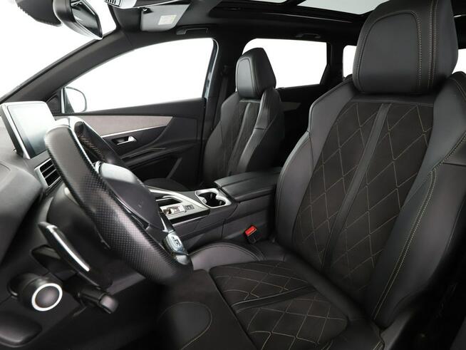 Peugeot 5008 7 os. automat full LED panorama skóra/alcantara navi virtual cocpit ka
