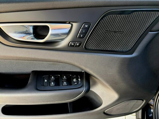 Volvo XC 60 POLESTAR panorama 4x4 kamera acc blis skora hak el.klapa MAX OPCJA