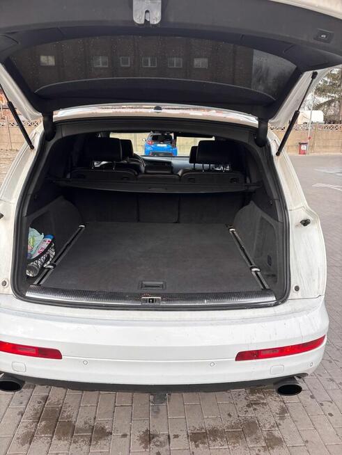 SAMOCHÓD AUDI Q7