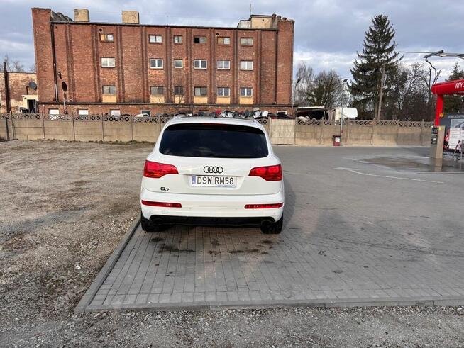 SAMOCHÓD AUDI Q7