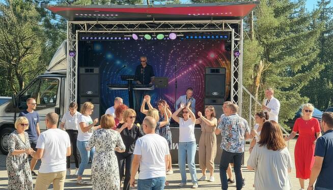 Zespół muzyczny + mobilna scena | urodziny, śluby