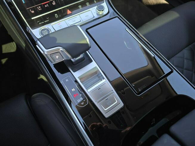 Audi A8 Lang_OśSkrętna_Masaże_Wentylacja_HeadUp_Panorama_B&O_Webasto_Dociągi_