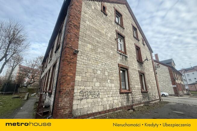 Mieszkanie z antresolą i widokiem na ogródek
