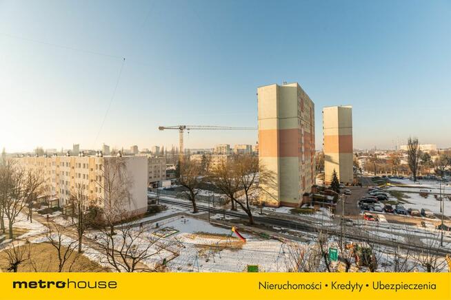 Trzy rozkładowe pokoje z kuchnią na blisko 52m2