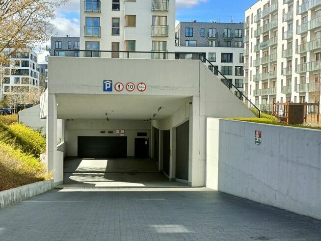 Wygodne miejsce parkingowe Wynalazek, Hynka , Wołoska, Post