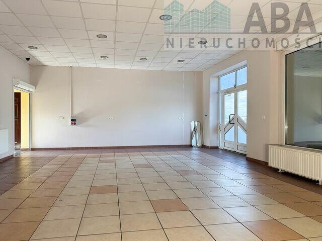 Nowoczesny budynek biurowo-usługowy 221 m² - Konin