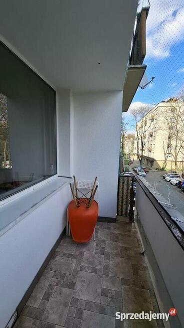 kawalerka 25m (2 pokoje), duży balkon, winda, os. Handlowe
