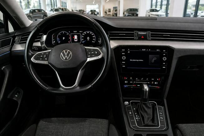 Volkswagen Passat Variant 2023 uszkodzone drzwi Salon Polska Bezwyadkowy 1Właściciel GW ASO