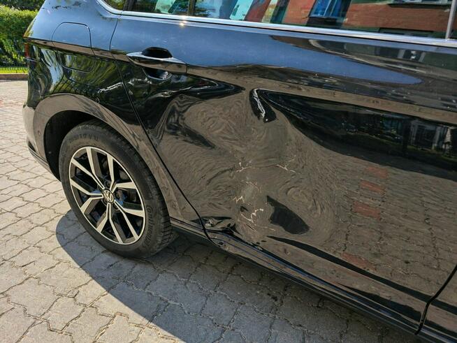 Volkswagen Passat Variant 2023 uszkodzone drzwi Salon Polska Bezwyadkowy 1Właściciel GW ASO