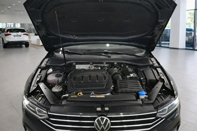 Volkswagen Passat Variant 2023 uszkodzone drzwi Salon Polska Bezwyadkowy 1Właściciel GW ASO