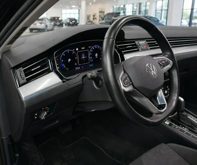 Volkswagen Passat Variant 2023 uszkodzone drzwi Salon Polska Bezwyadkowy 1Właściciel GW ASO