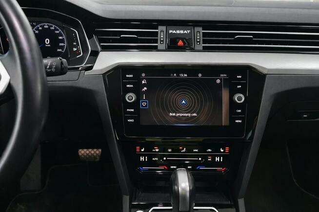 Volkswagen Passat Variant 2023 uszkodzone drzwi Salon Polska Bezwyadkowy 1Właściciel GW ASO