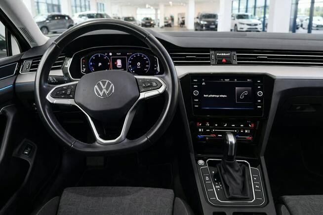Volkswagen Passat Variant 2023 uszkodzone drzwi Salon Polska Bezwyadkowy 1Właściciel GW ASO