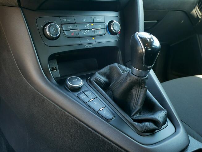 Ford Focus 1.0 E-Boost 100KM -Nowy Rozrząd Kpl -Pakiet zima -Navi -Zobacz