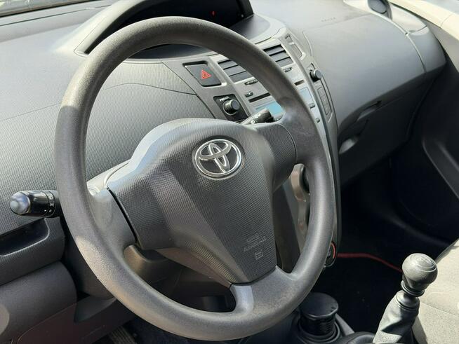 Toyota Yaris 1.3i*101PS*6*Biegowa*Klima*AUX*Metalik*2właściciel*Od*Nowości*Bez*Wkła