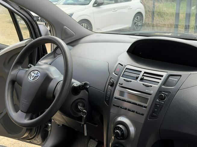 Toyota Yaris 1.3i*101PS*6*Biegowa*Klima*AUX*Metalik*2właściciel*Od*Nowości*Bez*Wkła